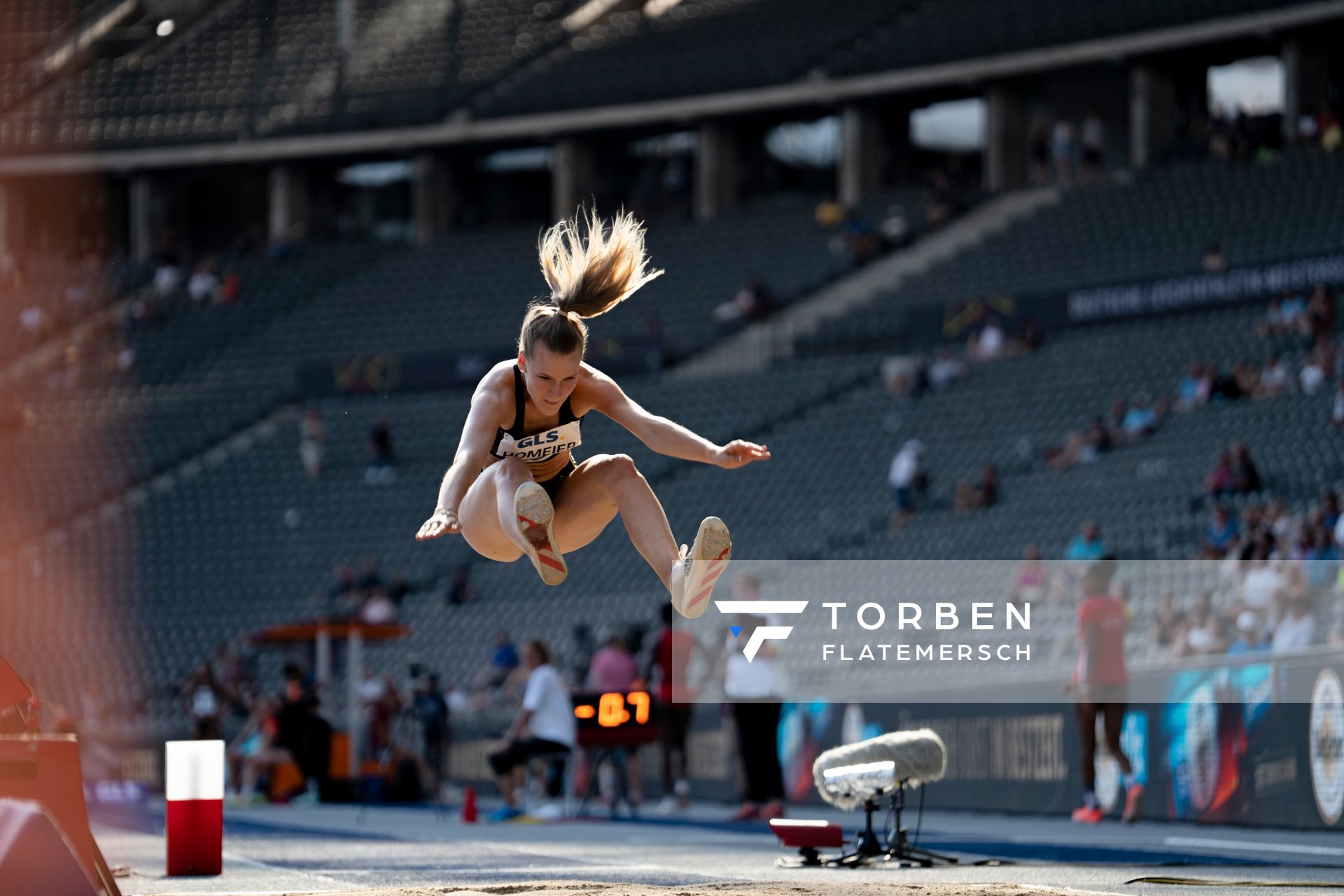 Merle Homeier (LG Goettingen) im Weitsprung waehrend der deutschen Leichtathletik-Meisterschaften im Olympiastadion am 26.06.2022 in Berlin